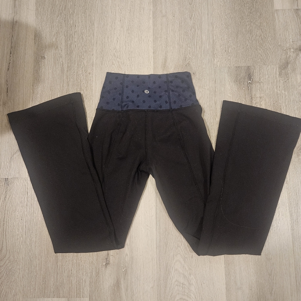 Lululemon Flare Leggings Size 4 Womens Navy Polka Dot & Black For Petites